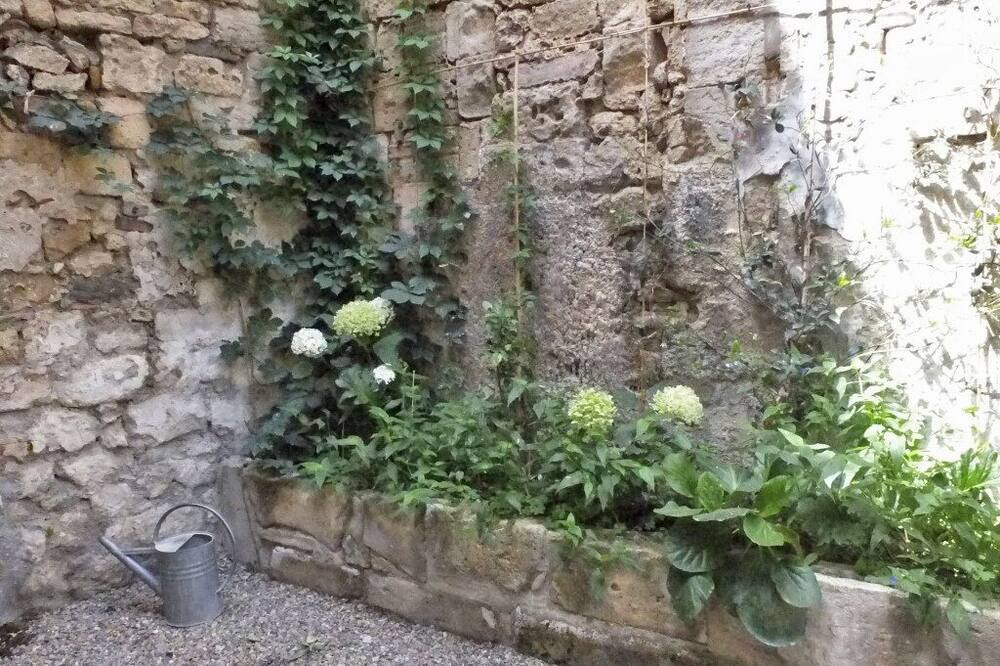 Photo of Outdoor in Tarascon