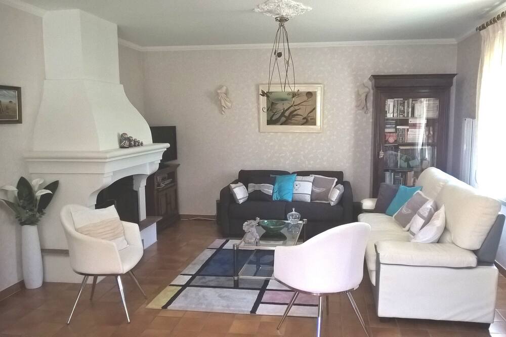 Photo of Livingroom in La Crau