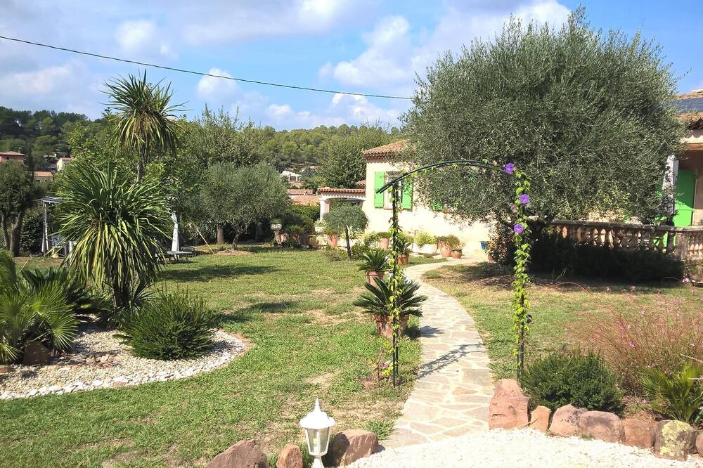 Photo of Outdoor in La Crau