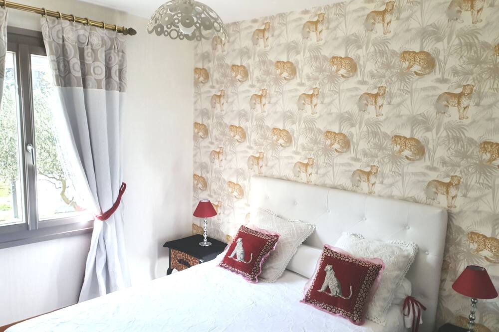 Photo of Bedroom in La Crau