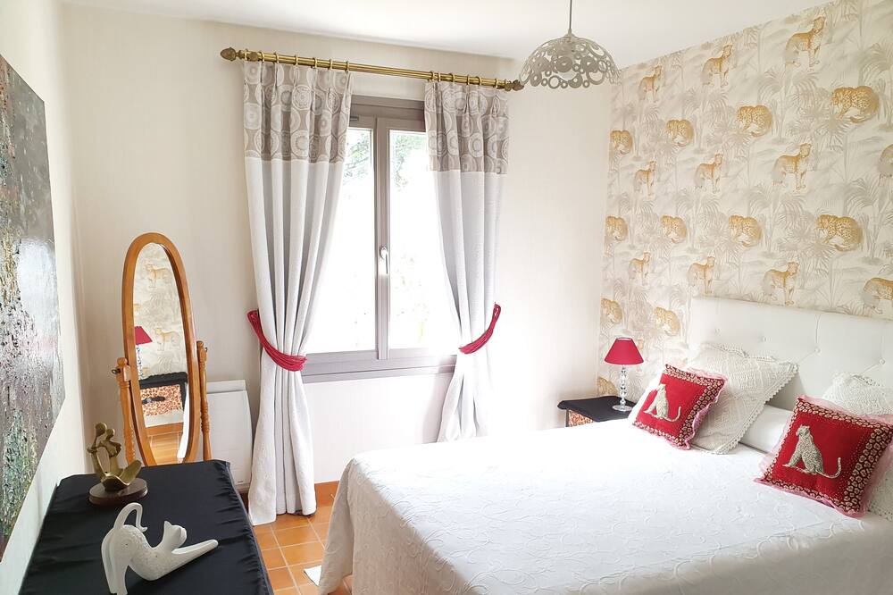 Photo of Bedroom in La Crau