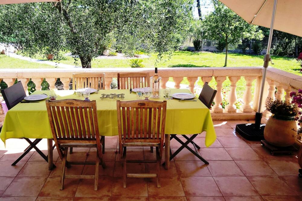 Photo of Patio Balcony in La Crau