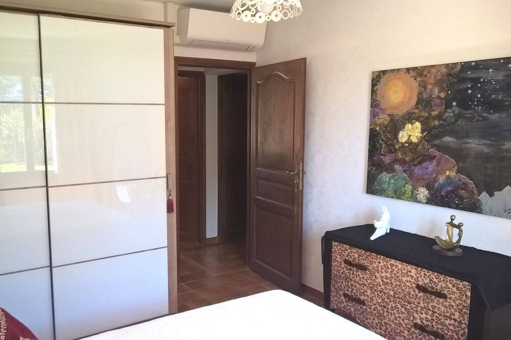 Photo of Bedroom in La Crau
