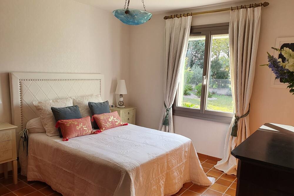 Photo of Bedroom in La Crau