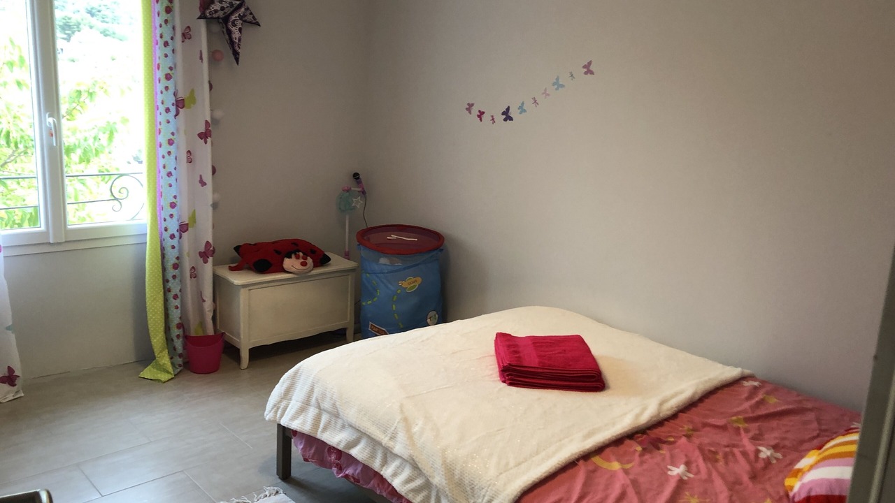 Photo of Bedroom in Simiane-Collongue