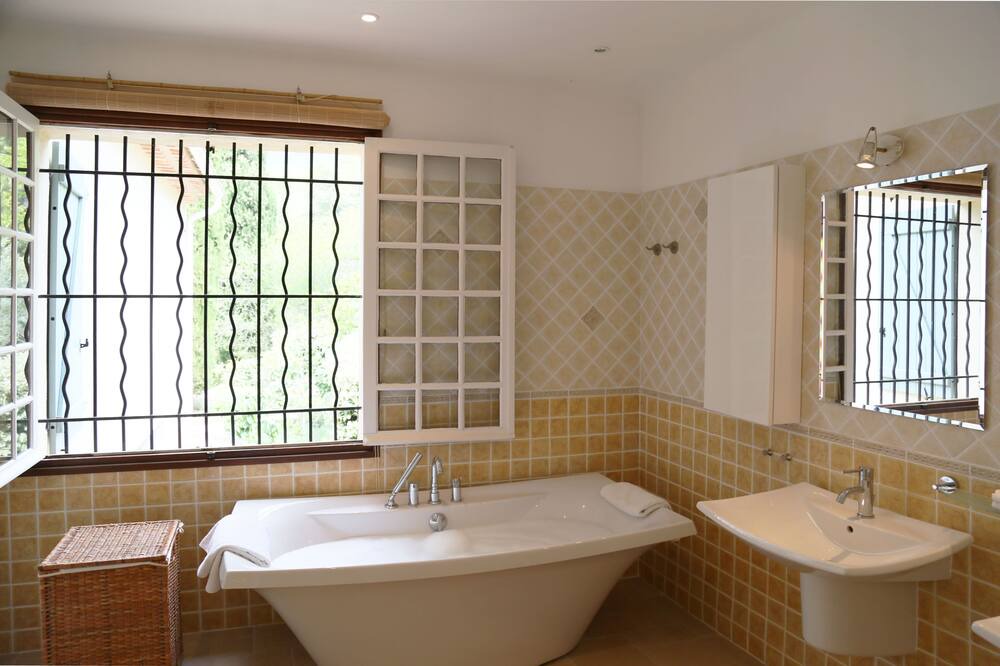Photo of Bathroom in Seillans