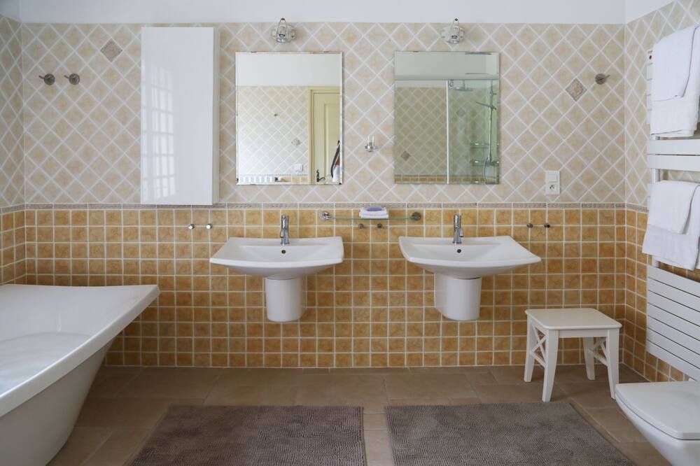 Photo of Bathroom in Seillans