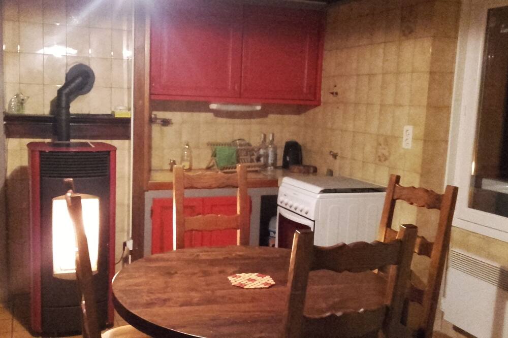 Photo of Kitchen in Beauvezer