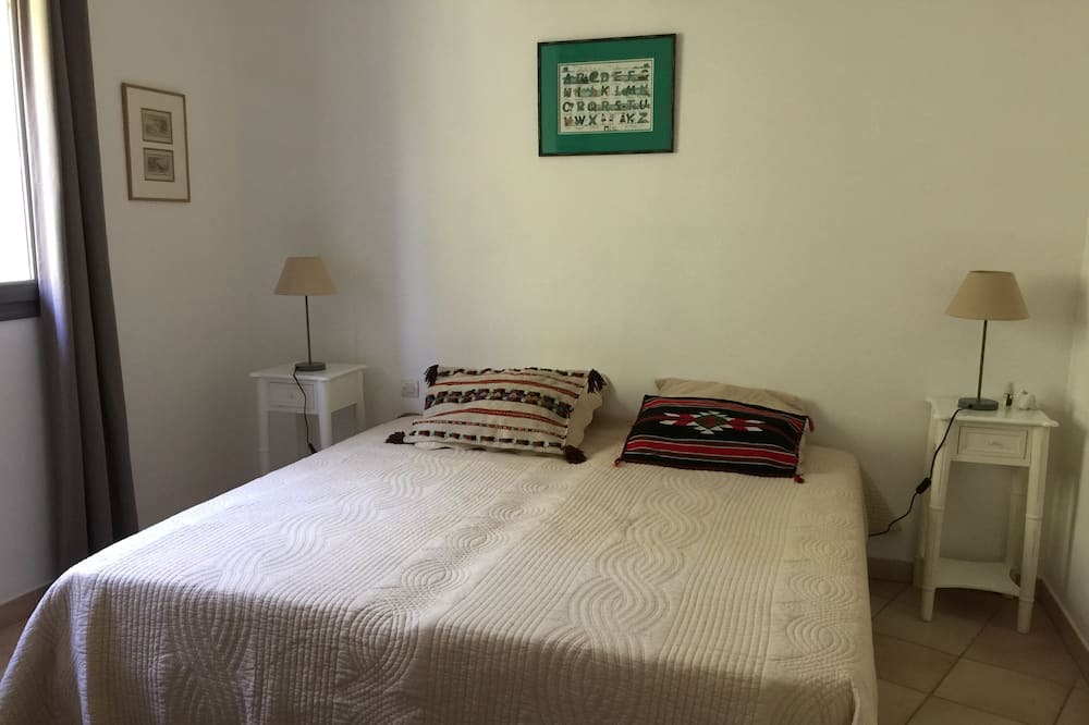 Photo of Bedroom in Mas-Blanc-des-Alpilles