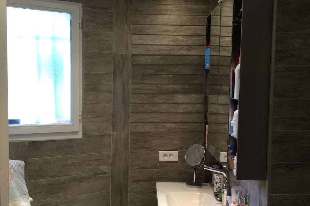 Photo of Bathroom in Mas-Blanc-des-Alpilles