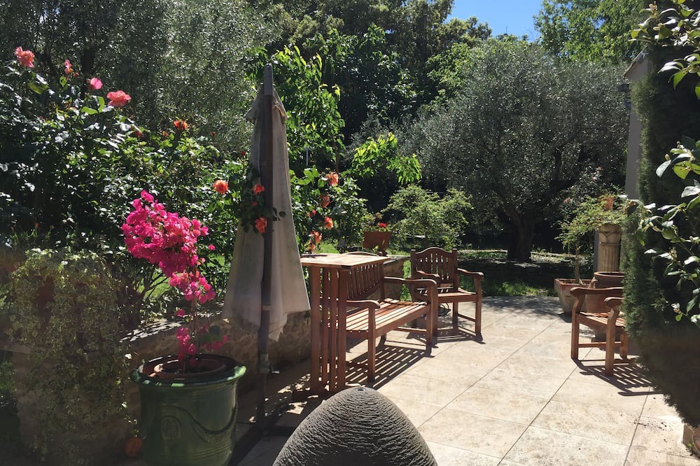 Photo of Patio Balcony in Mas-Blanc-des-Alpilles