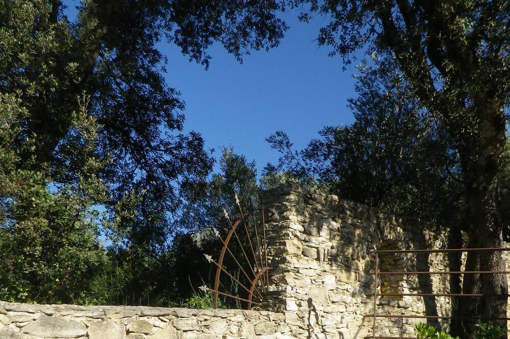 Photo of Outdoor in Saint-Quentin-la-Poterie