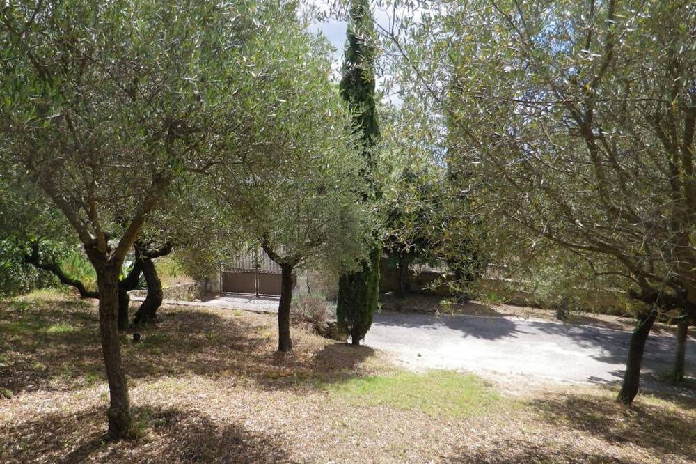 Photo of Outdoor in Saint-Quentin-la-Poterie