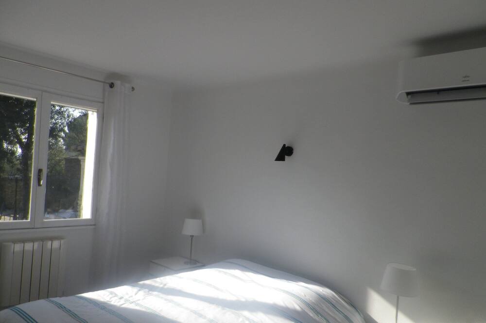 Photo of Bedroom in Saint-Quentin-la-Poterie