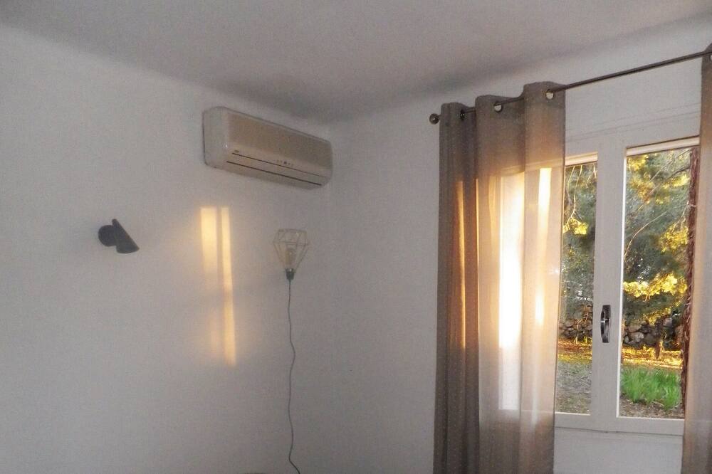 Photo of Bedroom in Saint-Quentin-la-Poterie