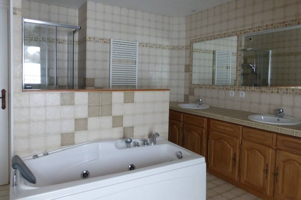 Photo of Bathroom in Saint-Michel-de-Chaillol
