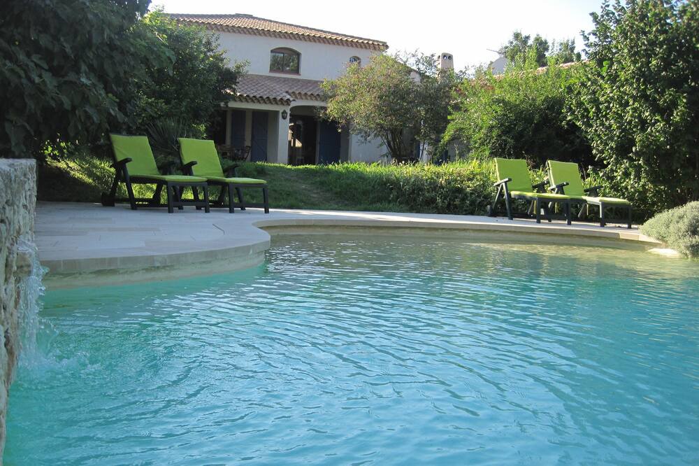 Photo of Outdoor in Eguilles