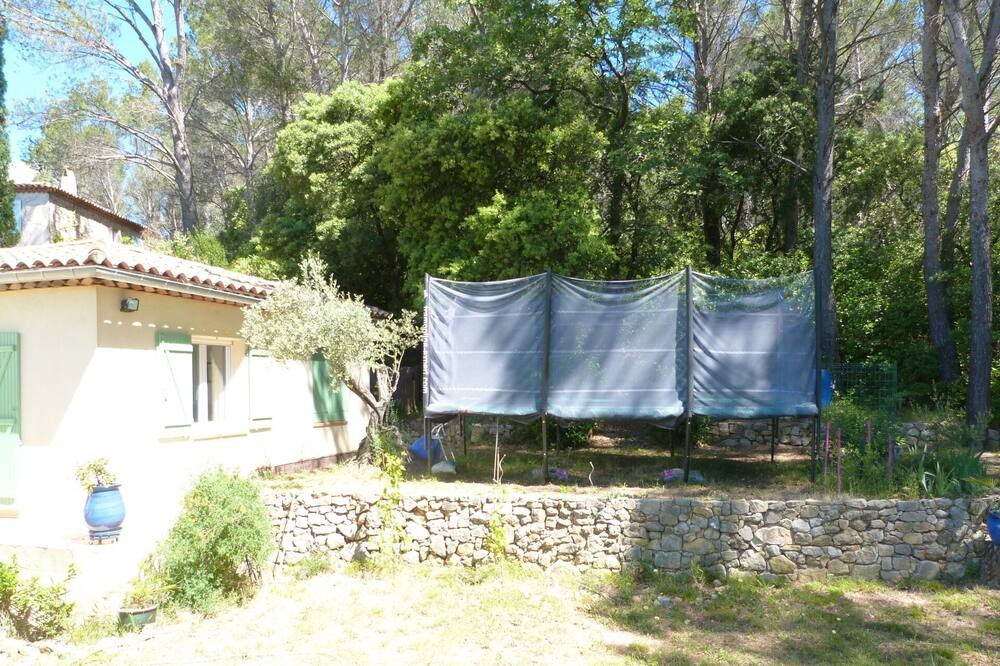 Photo of Outdoor in Cuers
