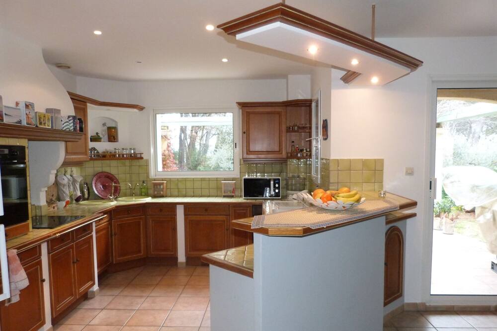 Photo of Kitchen in Cuers