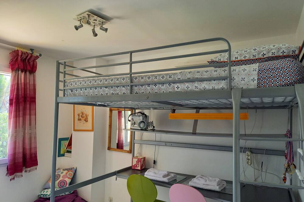 Photo of Bedroom in Cuers