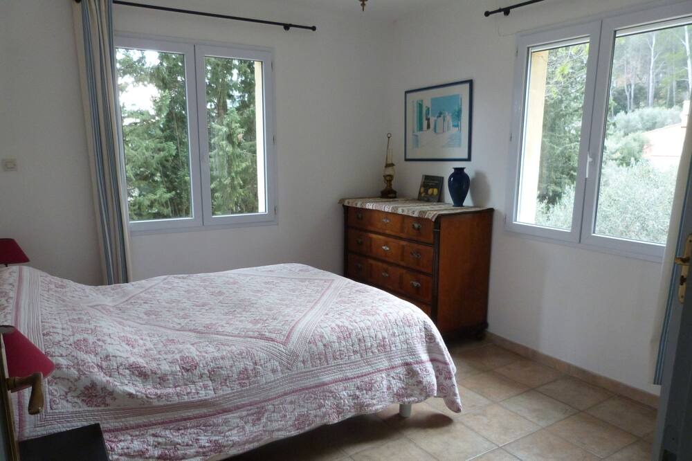 Photo of Bedroom in Cuers