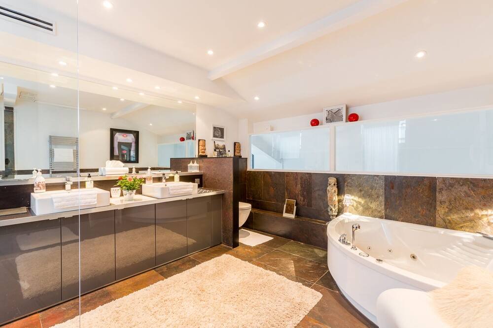 Photo of Bathroom in Sud