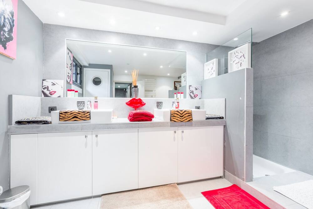 Photo of Bathroom in Sud