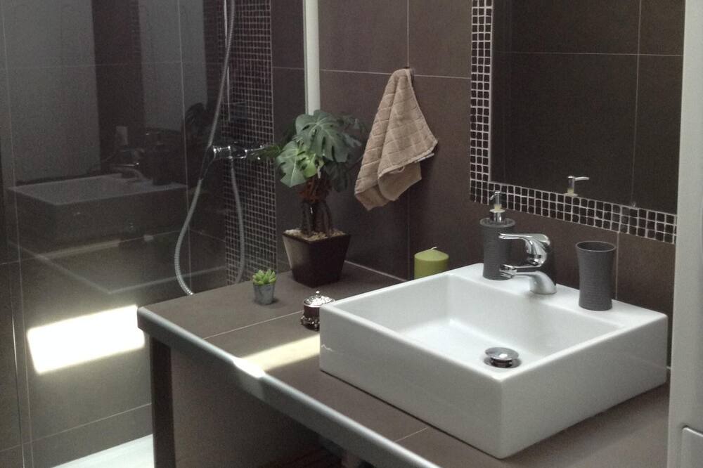Photo of Bathroom in Eguilles