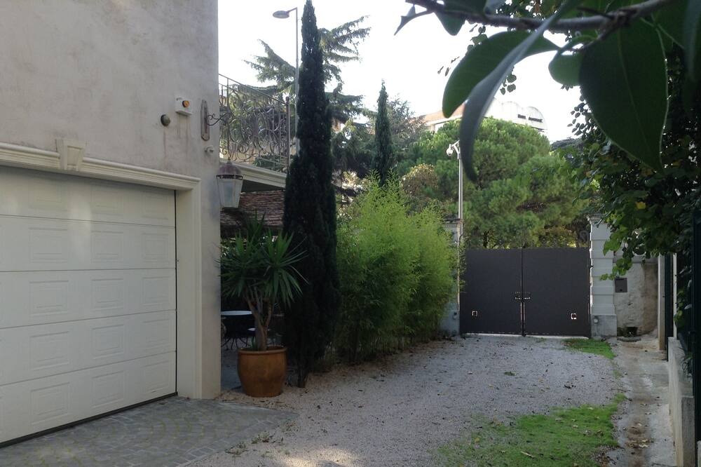 Photo of Outdoor in Carnot