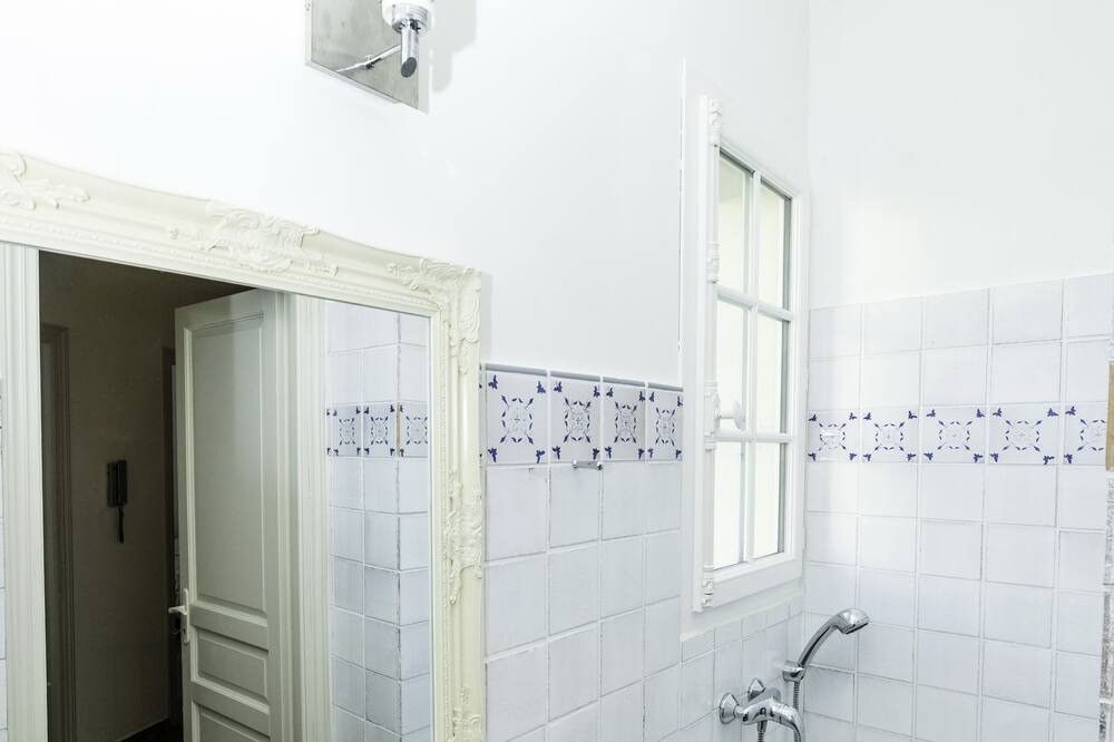 Photo of Bathroom in Carnot