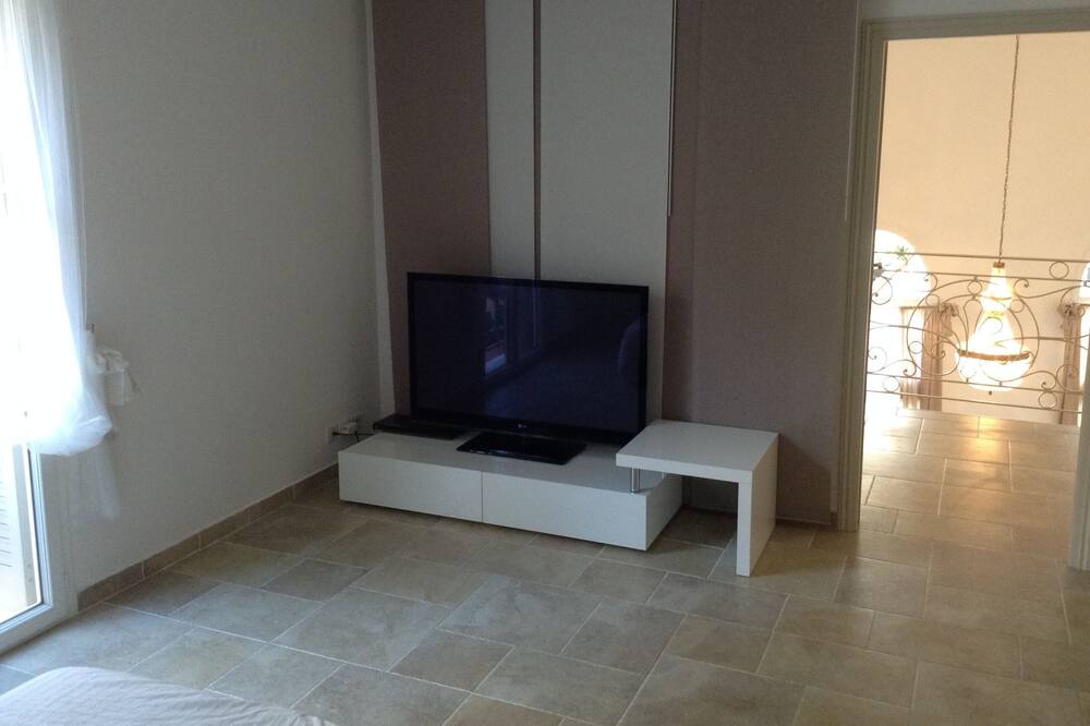 Photo of Livingroom in Carnot