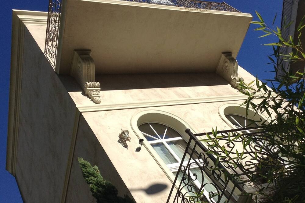Photo of Outdoor in Carnot