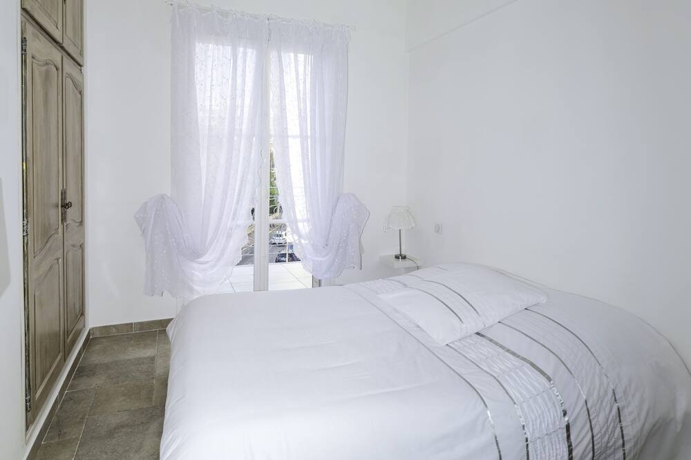 Photo of Bedroom in Carnot