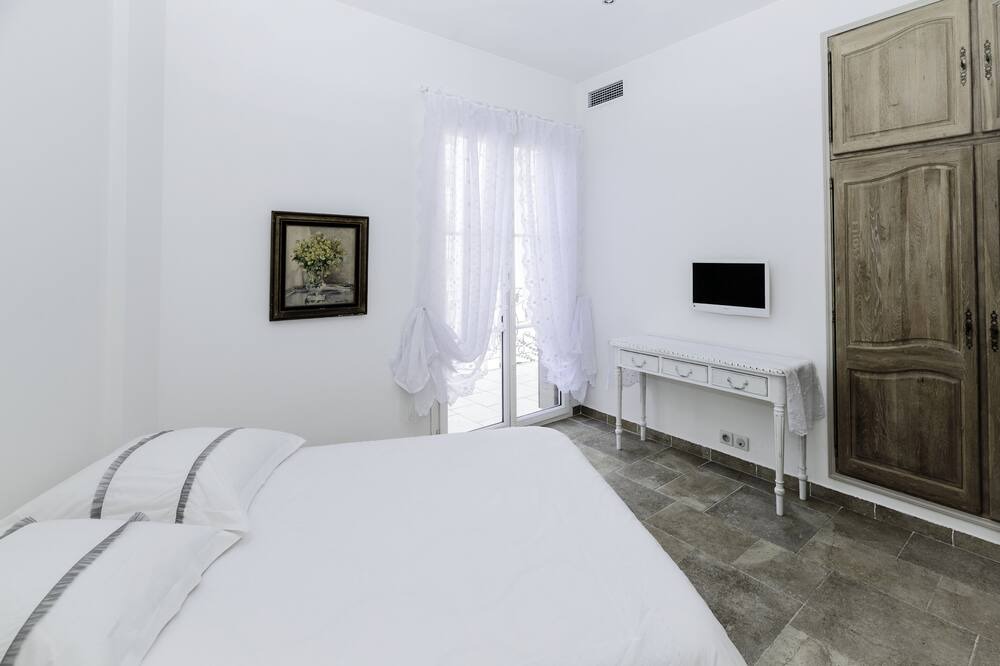 Photo of Bedroom in Carnot
