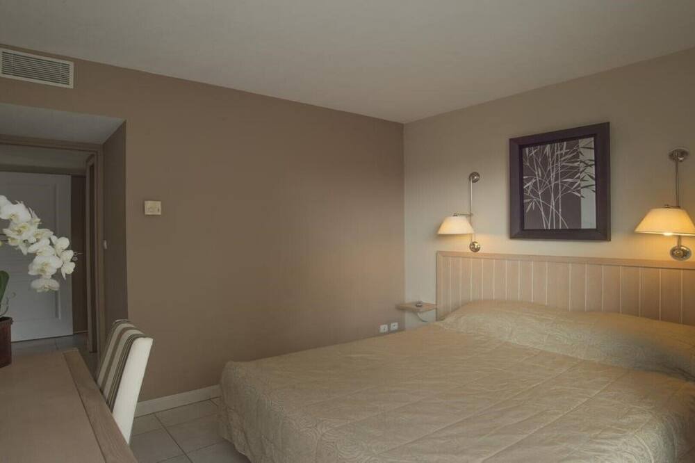 Photo of Bedroom in Carnot