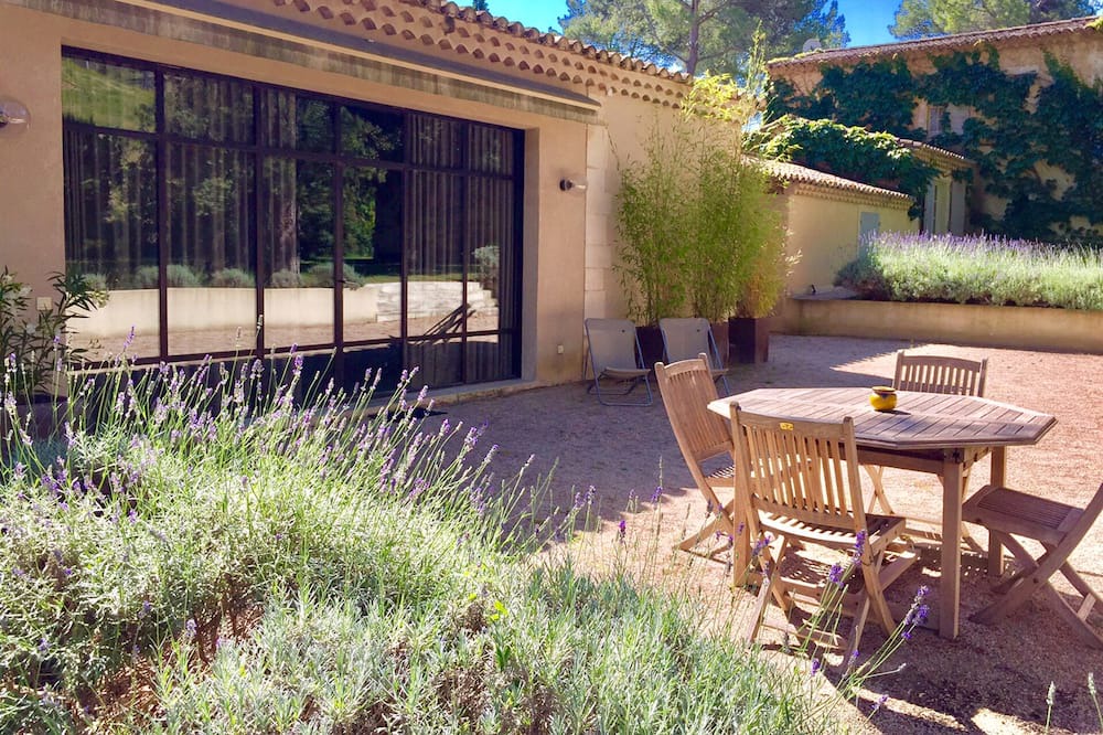 Photo of Patio Balcony in St.-Remy-de-Provence