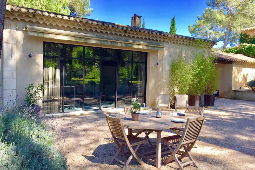 Photo of Patio Balcony in St.-Remy-de-Provence
