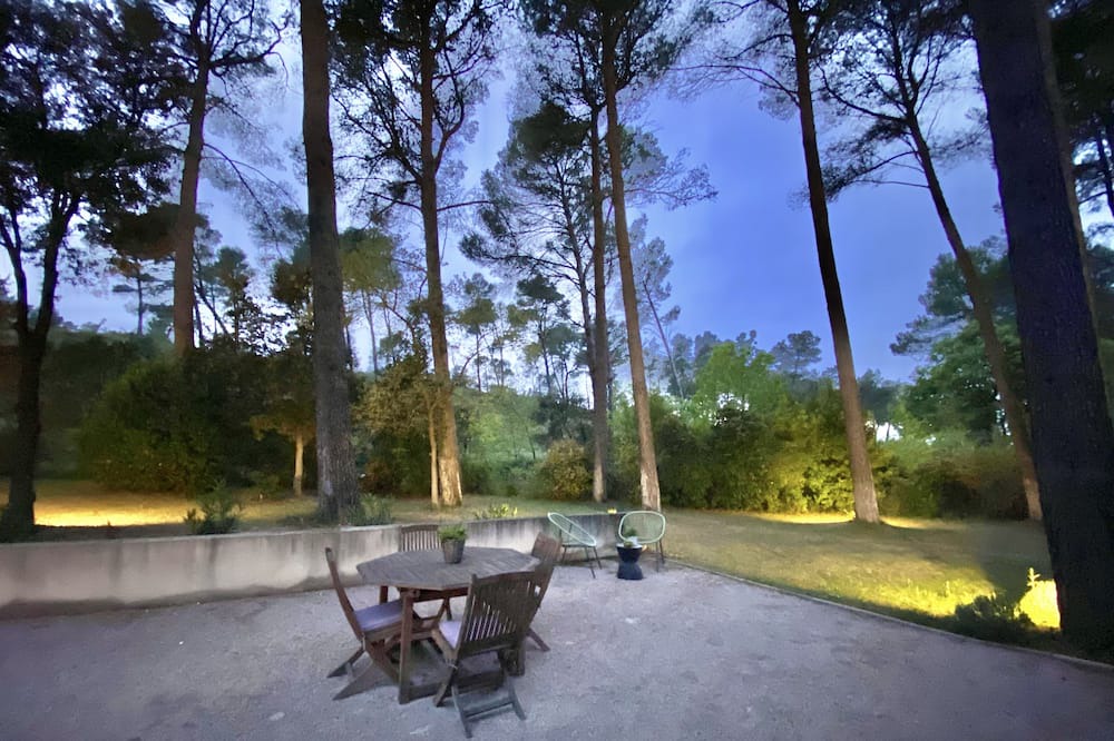 Photo of Patio Balcony in St.-Remy-de-Provence