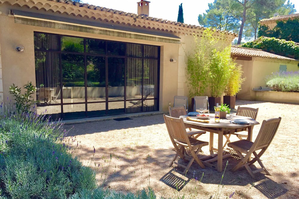 Photo of Patio Balcony in St.-Remy-de-Provence