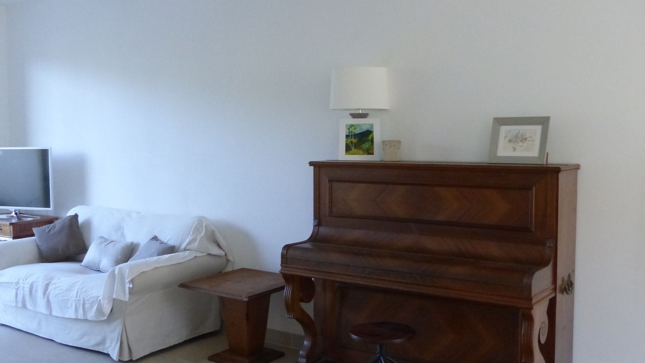 Photo of Livingroom in Saint-Andiol