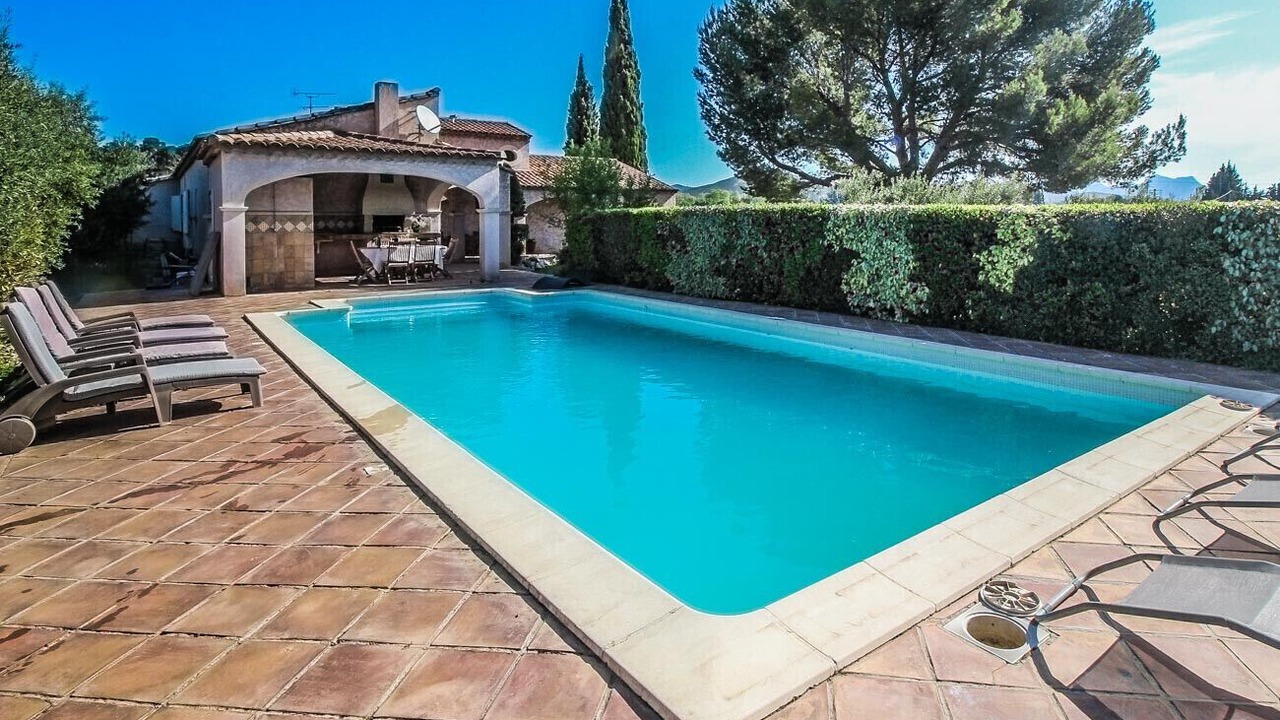 Photo of Outdoor in Mouries