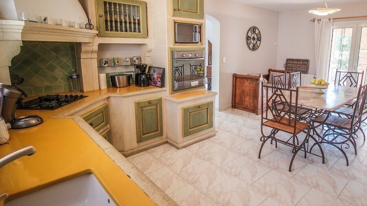 Photo of Kitchen in Mouries