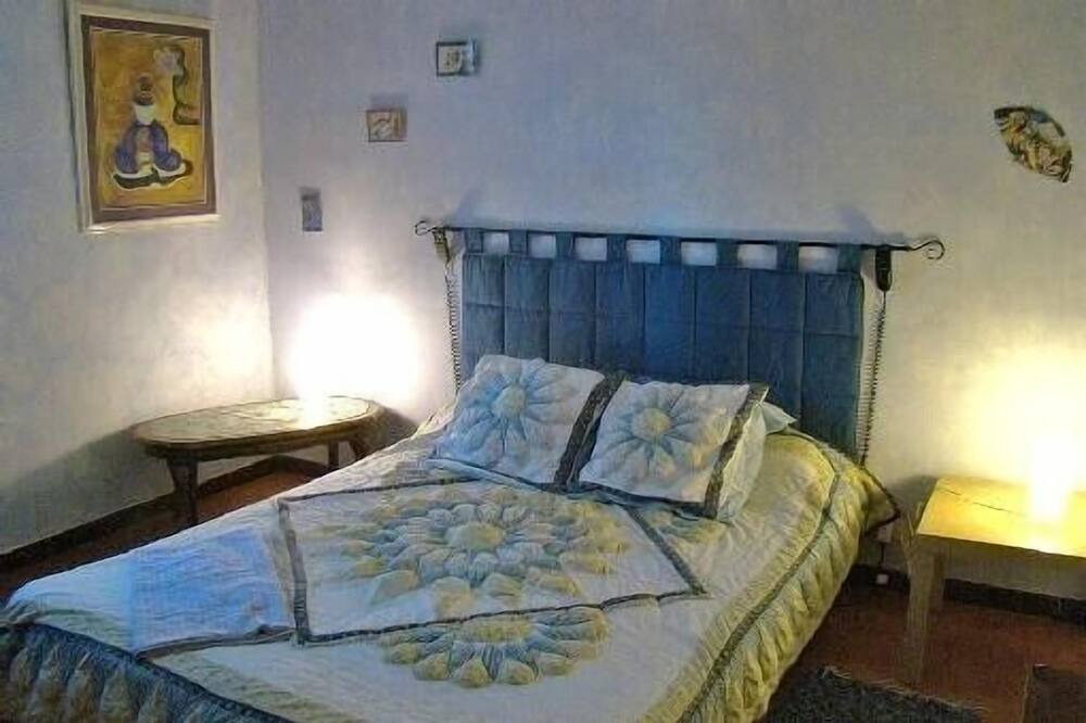 Photo of Bedroom in Cornillon-Confoux