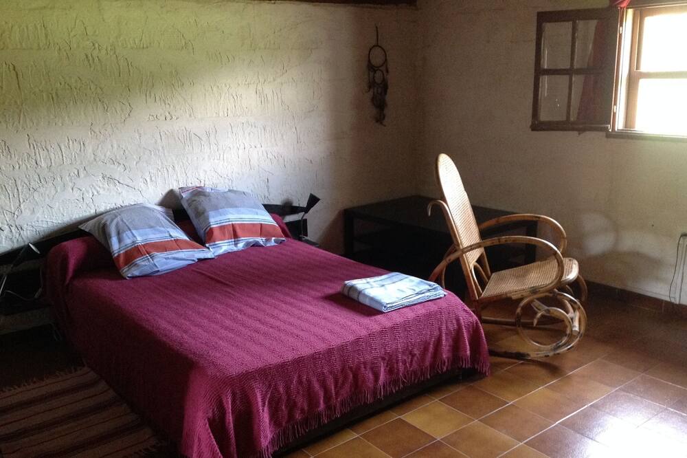 Photo of Bedroom in Cornillon-Confoux