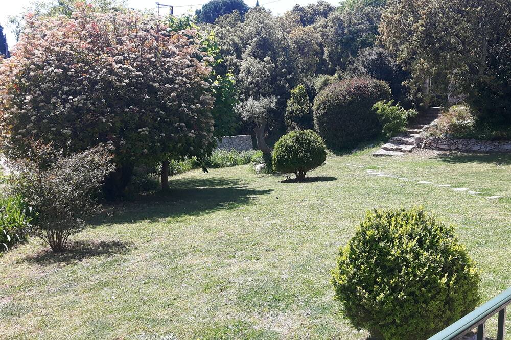 Photo of Outdoor in Caremeau