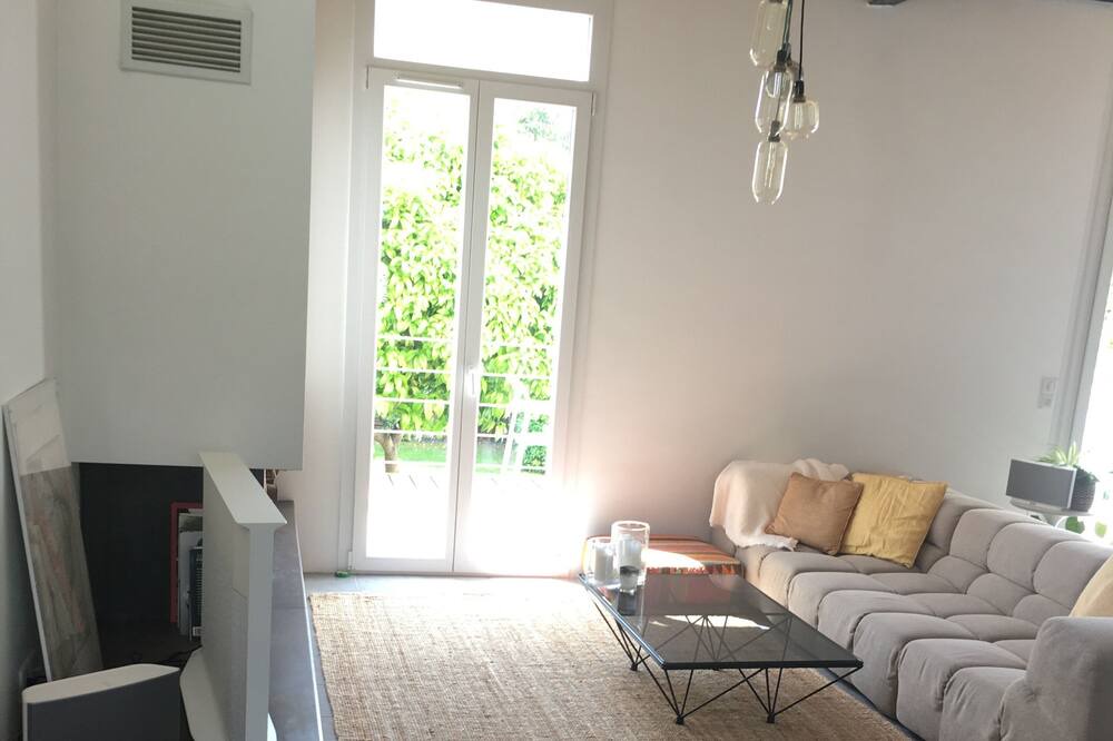 Photo of Livingroom in Carnot
