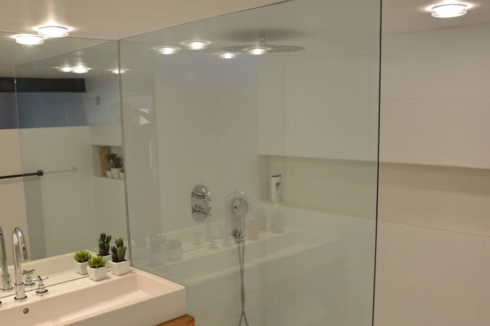 Photo of Bathroom in Carnot