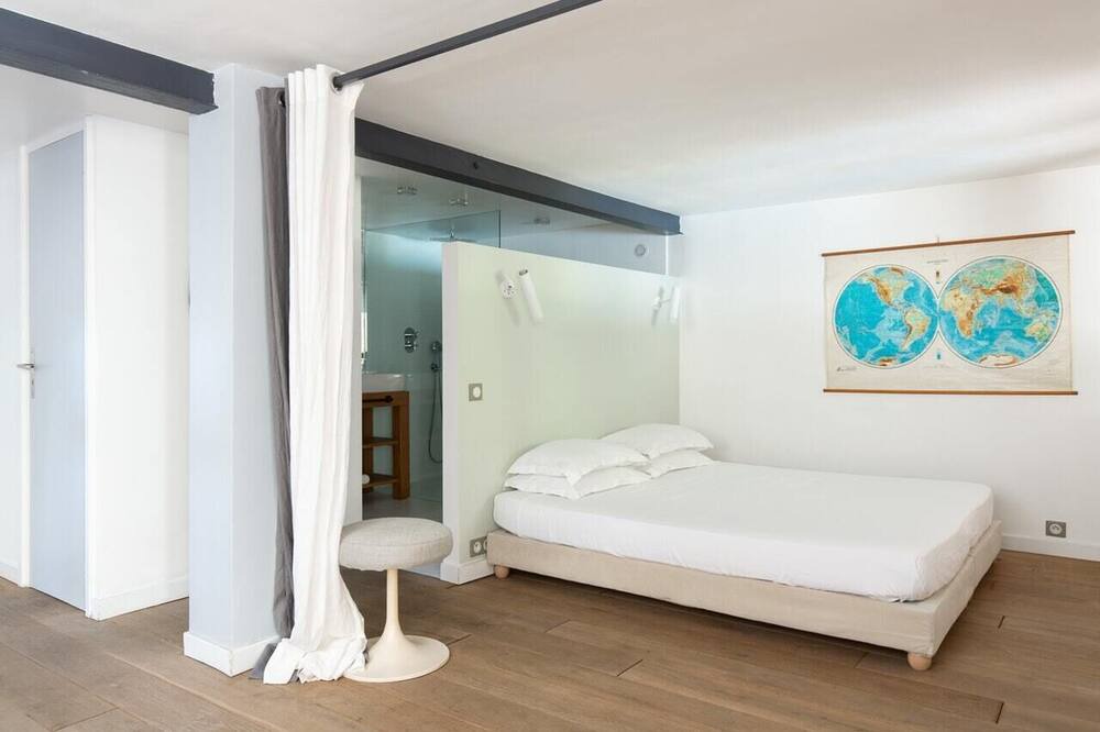 Photo of Bedroom in Carnot