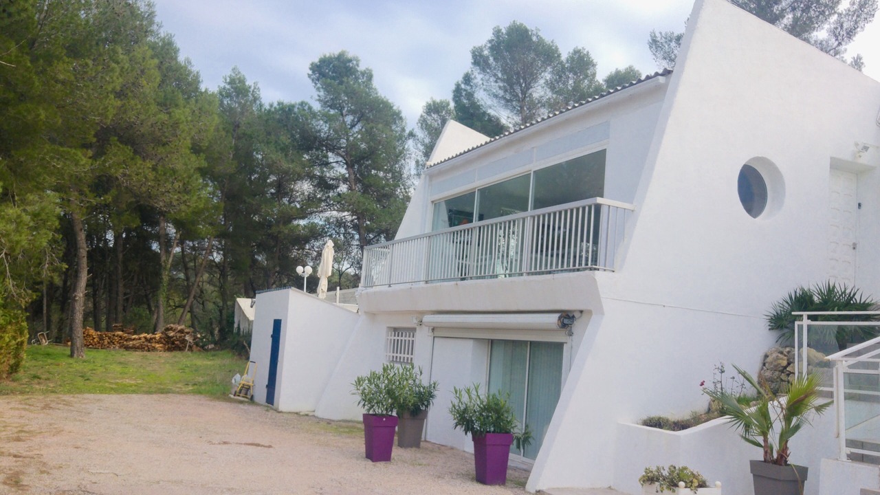 Photo of Buildings in Cadolive