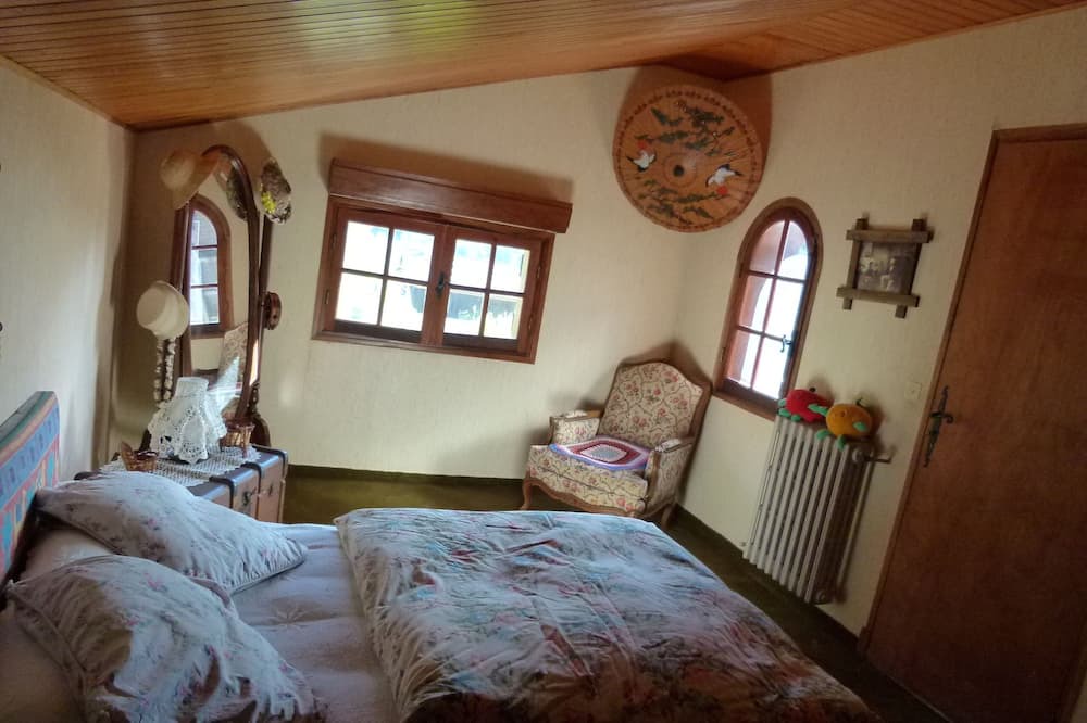 Photo of Bedroom in La Bollene-Vesubie